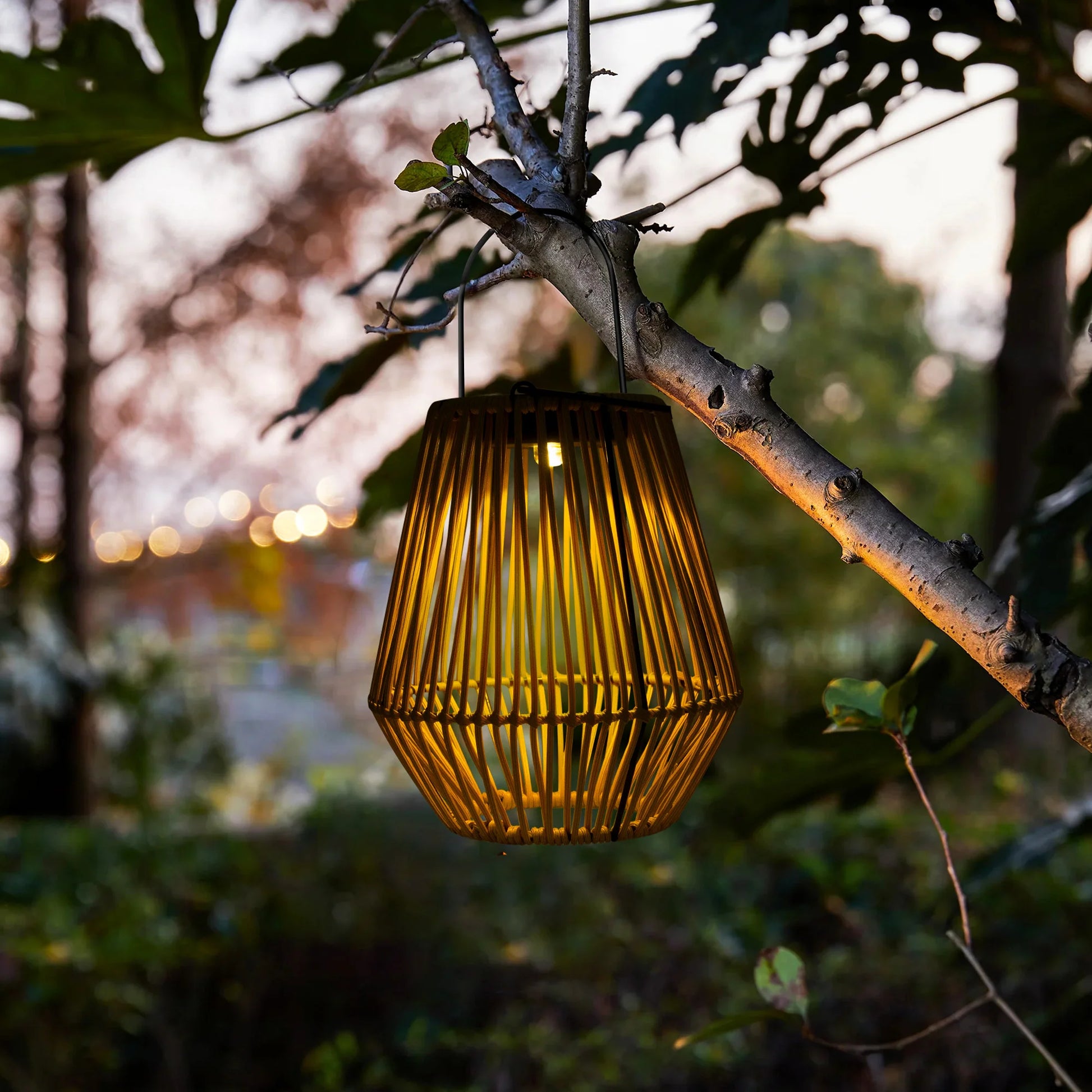 Solar Powered Outdoor Rattan Lantern – Waterproof LED Garden Light with Auto On/Off