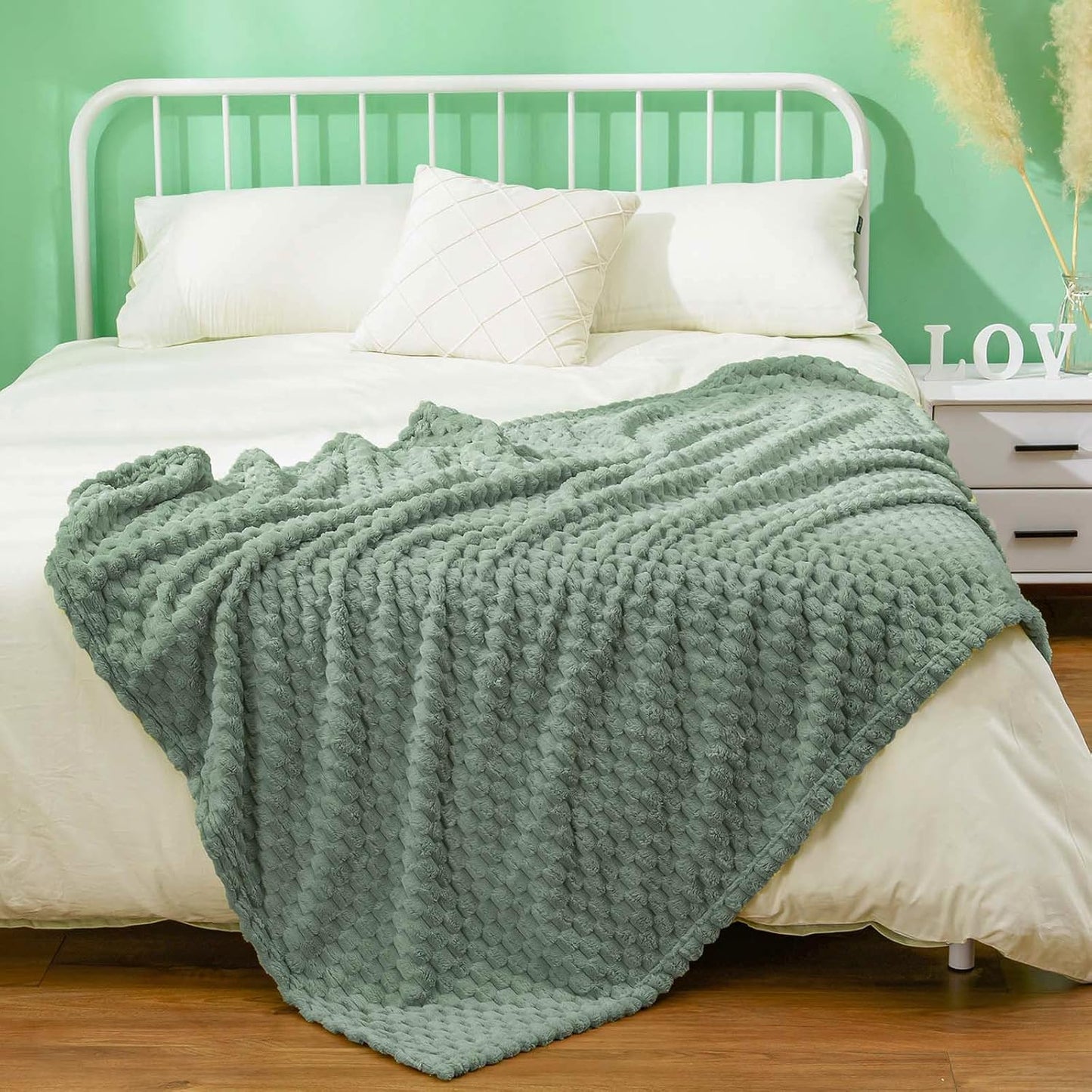Flannel Fleece Throw Blanket(50X70 Inches), Big 3D Clouds Stylish Hexagon Jacquard Decorative Fuzzy Blankets for Household, Camping, and Travel, Super Soft Cozy, Burnt Orange
